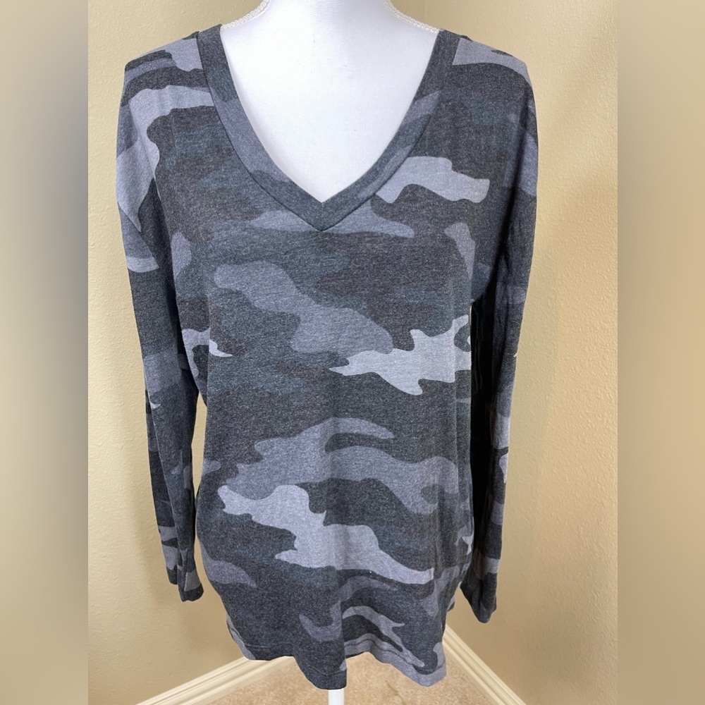 PINK size small camo long sleeve T-shirt